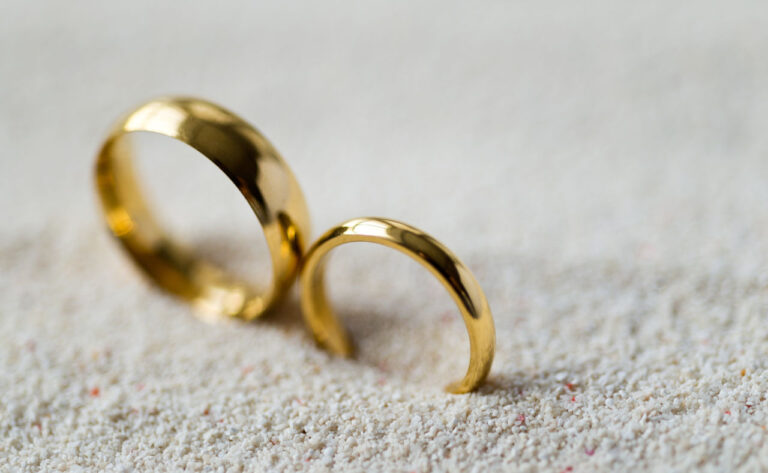 Próba złota 375 – co to jest? Czy warto kupić biżuterię ze złota 375?